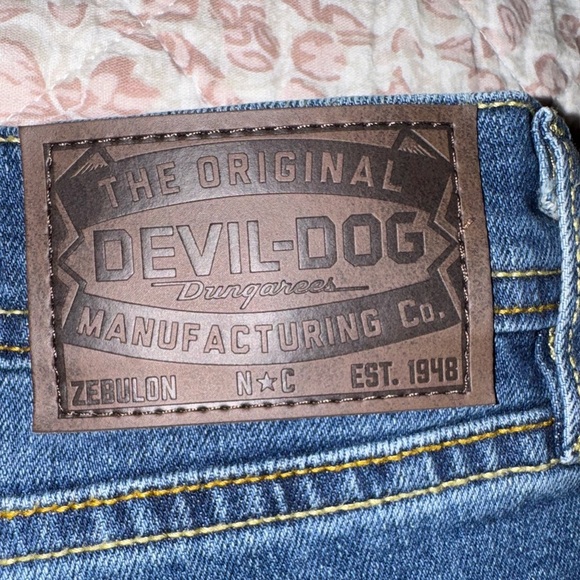Devil Dog brand men’s button-down jeans in excellent condition. Size 40x32 - Picture 5 of 12